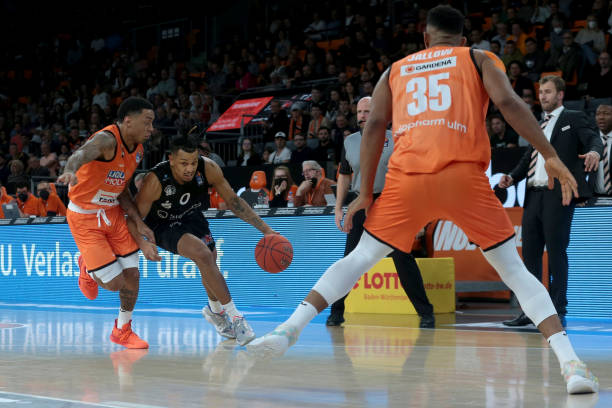 板凳深度比 板凳深度比