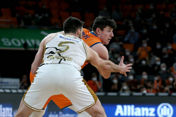 在联赛中独 在联赛中独