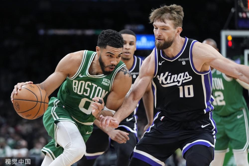 武磊在场上 武磊在场上